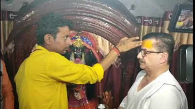 Former Shia Waqf Board chairman Wasim Rizvi converts to Hinduism, rechristened as Jitendra Narayan Singh Tyagi