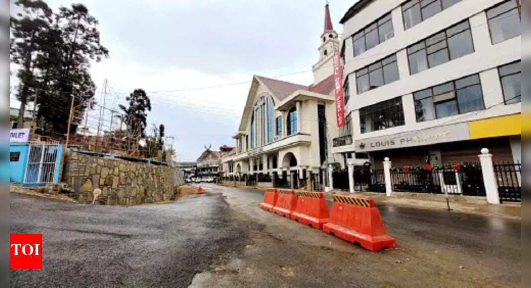 Live: PM reaches Gorakhpur to dedicate projects worth Rs 9,600cr