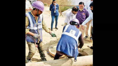 Ahmedabad: Sewage lines of 303 units snapped
