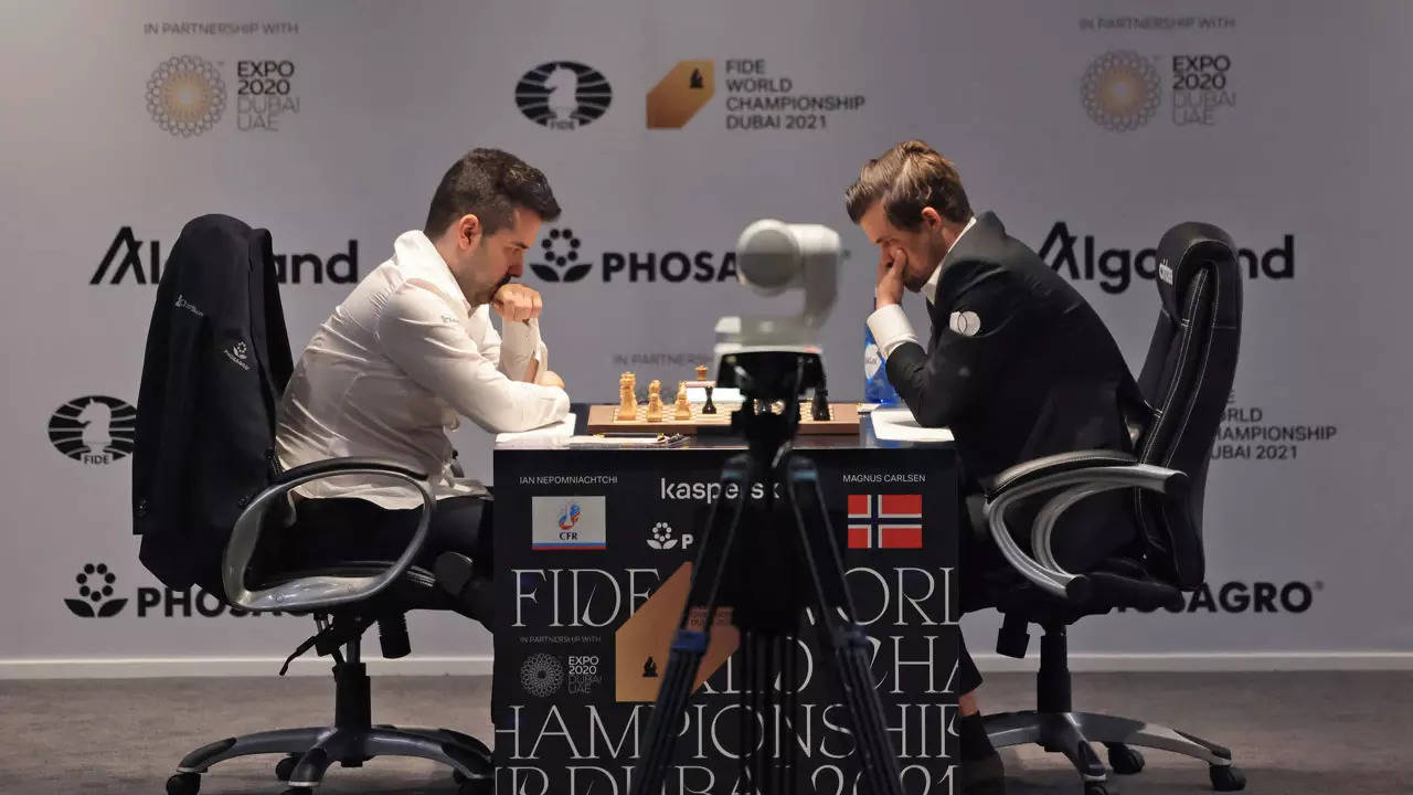 Carlsen versus Nepomniachtchi: FIDE World Championship Round 8