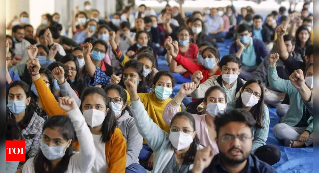 Resident doctors at NHL Municipal Medical College in Ahmedabad join