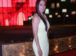 Bigg Boss fame Kashmera Shah turns heads with her glamorous avatar