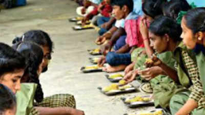 Seers in Kalyana Karnataka, Vijayapura threaten stir over including eggs in midday meals
