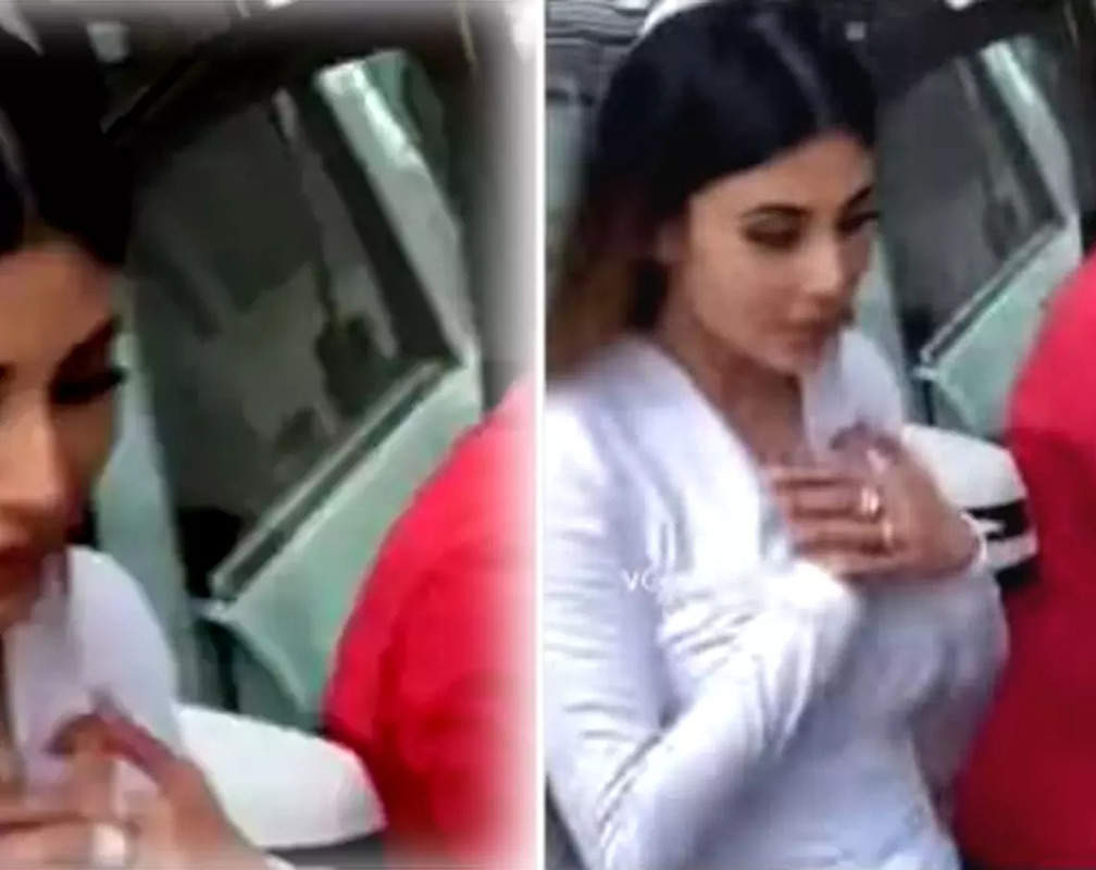 
Mouni Roy gets uncomfortable after unruly fans try to touch her

