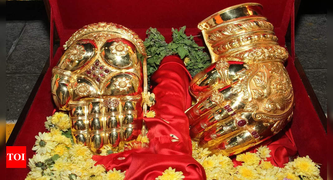 andhra-pradesh-anonymous-donor-donates-rs-3-crore-worth-jewellery-to