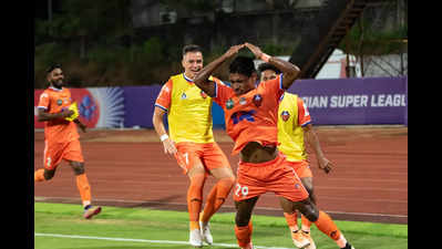10-man FC Goa catch Bengaluru off guard