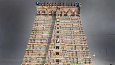 Tamil Nadu: Denied entry to Srirangam temple, dancer files complaint
