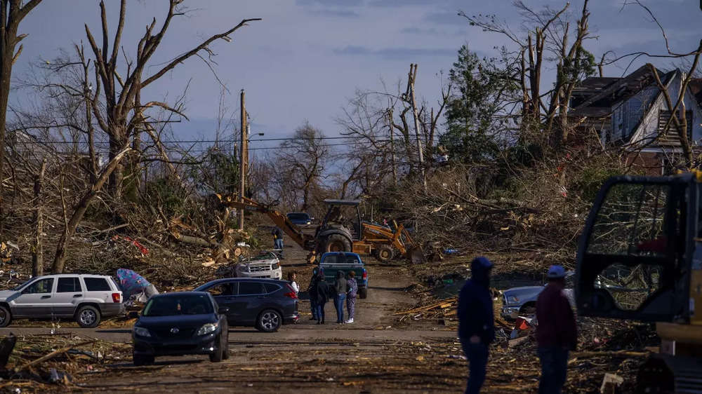 At least 100 feared dead in Kentucky tornadoes