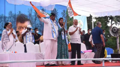 Goa assembly polls: Lone NCP MLA Churchill Alemao joins Trinamool Congress in Mamata Banerjee's presence