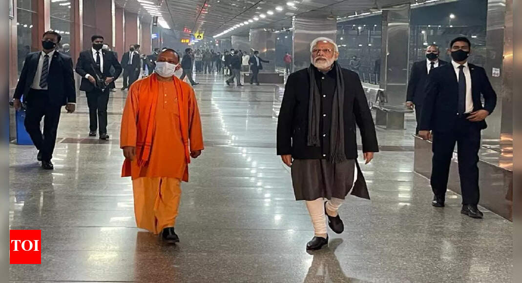 PM makes midnight inspection of development works in Varanasi