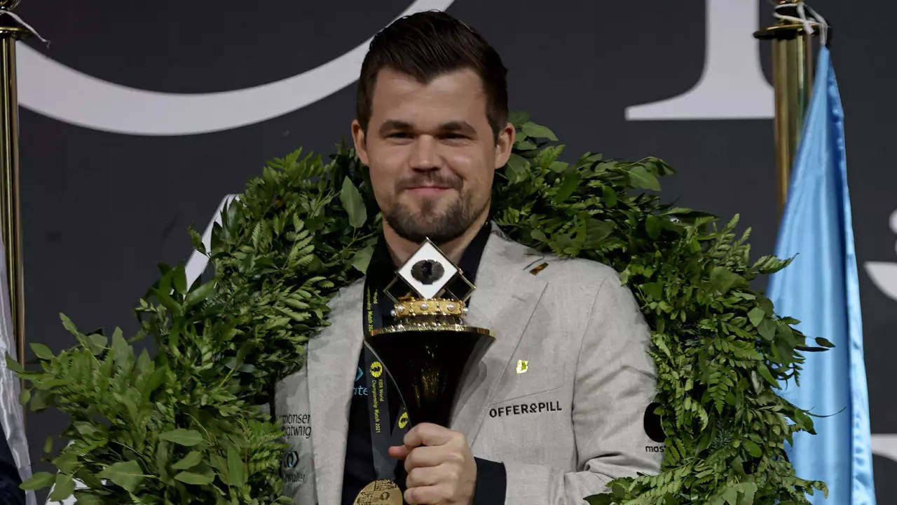 Magnus Carlsen stays king of chess after winning his fifth world title -  Hindustan Times