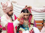 Paras Madaan marries girlfriend Soumita Das in a traditional ceremony, wedding photos of the couple surface online