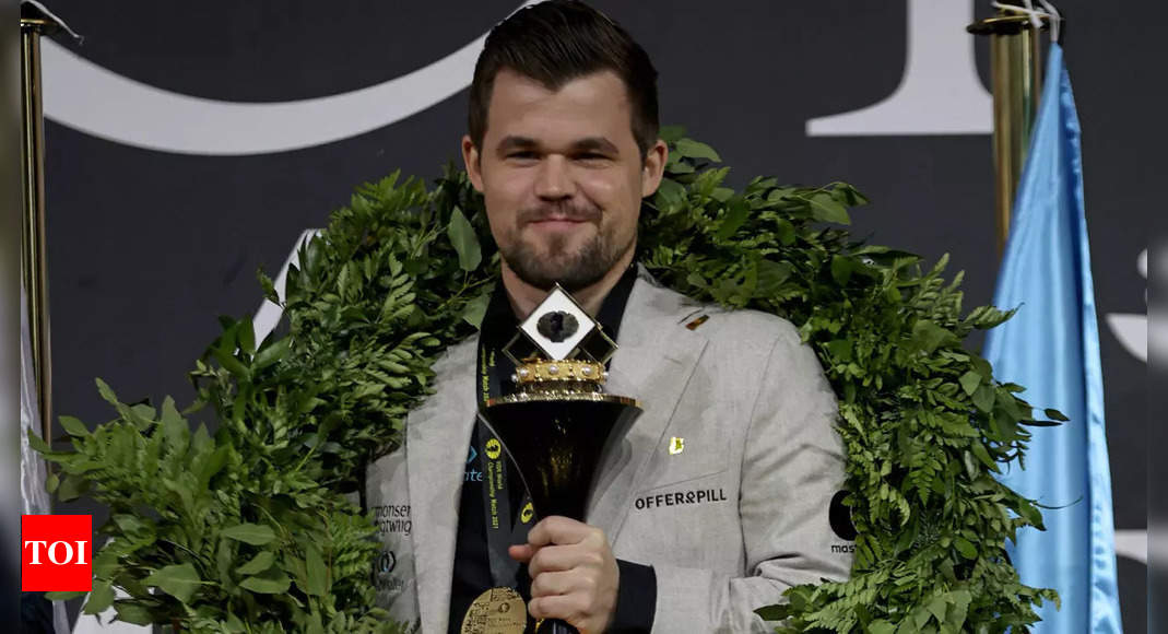 Magnus Carlsen Doesn't Know Time Control, Loses On Time 