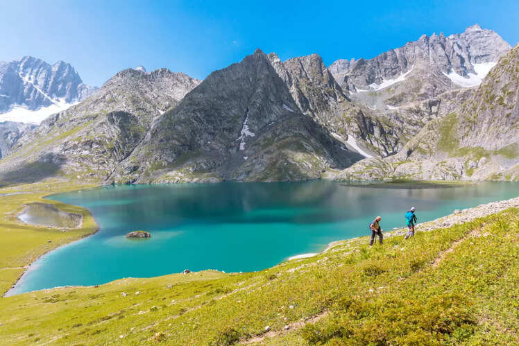 Go on the Seven Lakes trek in Kashmir