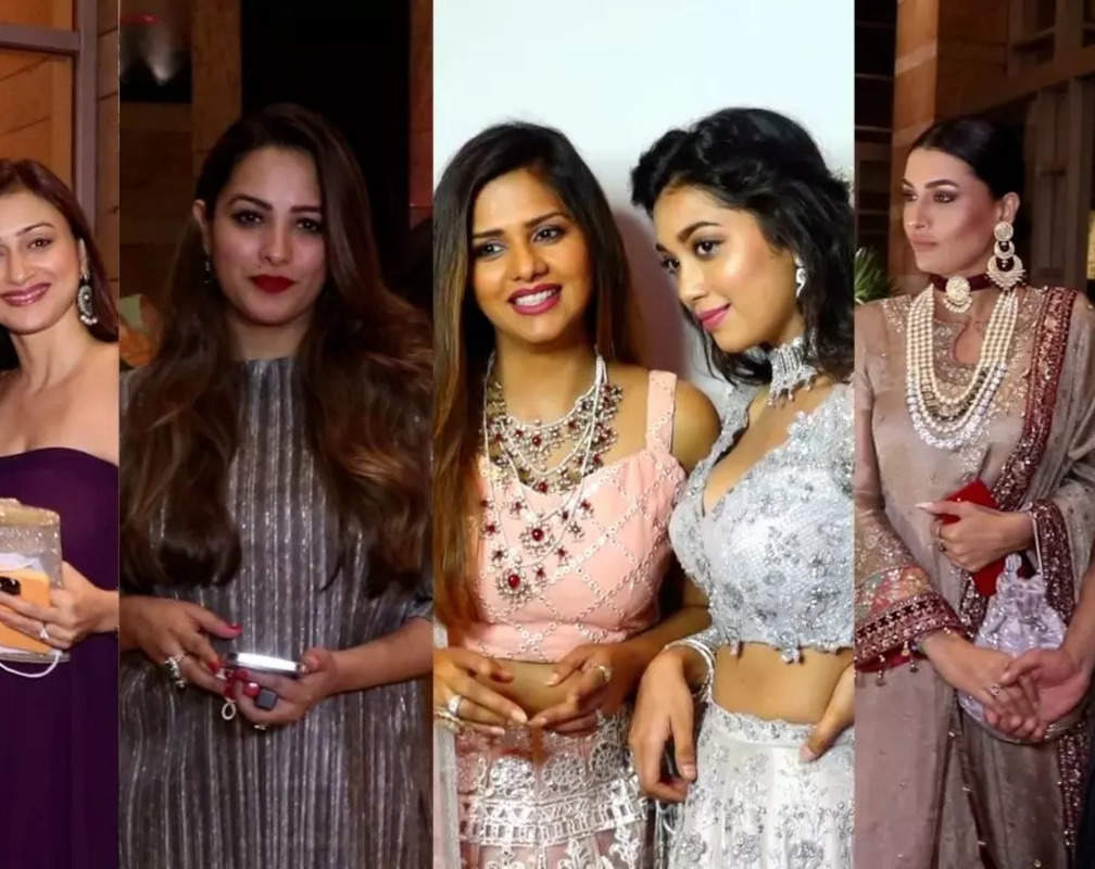 
Ankita Lokhande and Vicky Jain’s reception: Celebs pose for pictures in their stunning getups
