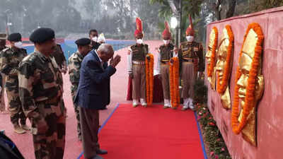 Punjab governor Banwari Lal Purohit meets soldiers at BSF front post ahead of Vijay Diwas