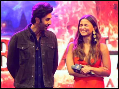 Watch: Ranbir Kapoor asks girlfriend Alia Bhatt about her connection with letter 'R' at the launch event of 'Brahmastra' and it simply leaves her blushing