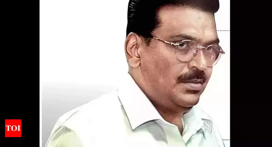 Hyderabad: CCS files chargesheet against Karvy chief