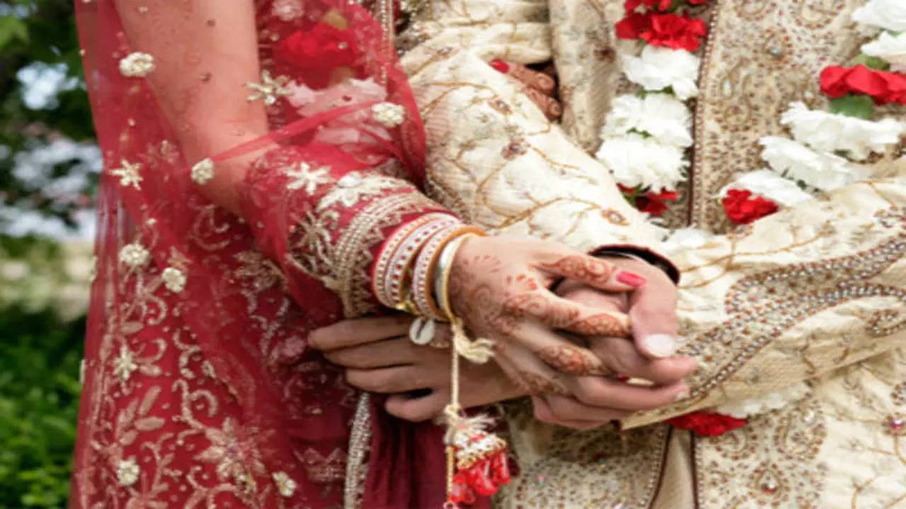 Legal Age of Marriage in India Govt works to raise legal age of marriage for women to 21 India News picture