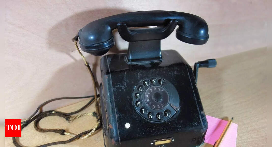 Mumbai Jangling sound of landline phone rings its way into history, 7.
