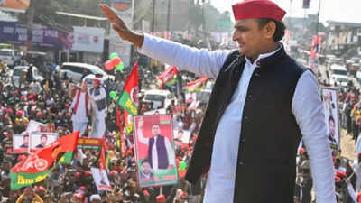 Akhilesh Yadav alleges UP govt of tapping his, other SP leaders' phone