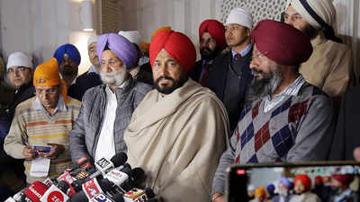 Sacrilege attempt: Punjab CM visits Golden Temple, says 'deeply hurt'