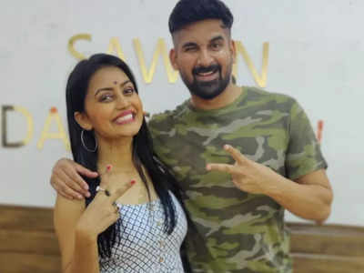Bigg Boss Marathi 3's evicted contestant Sonali Patil meets Akshay Waghmare; enjoys a gala time