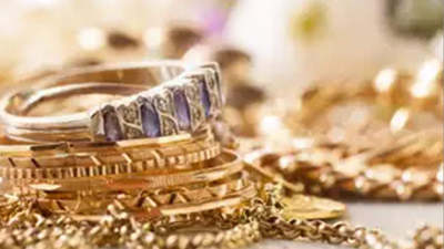 Gems and jewellery exports drop 8% in November