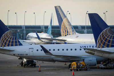 United, Delta cancel more than 200 US Christmas Eve flights amid Covid surge