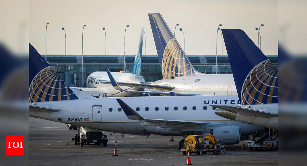 United, Delta cancel more than 200 US Christmas Eve flights amid Covid surge