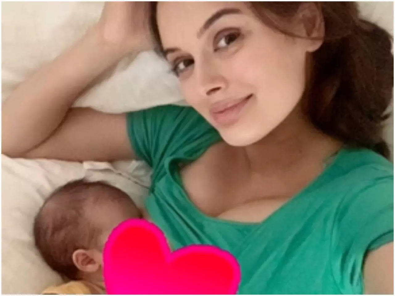 Evelyn Sharma opens up about breastfeeding as she shares a picture with her daughter Ava Hindi Movie News picture picture