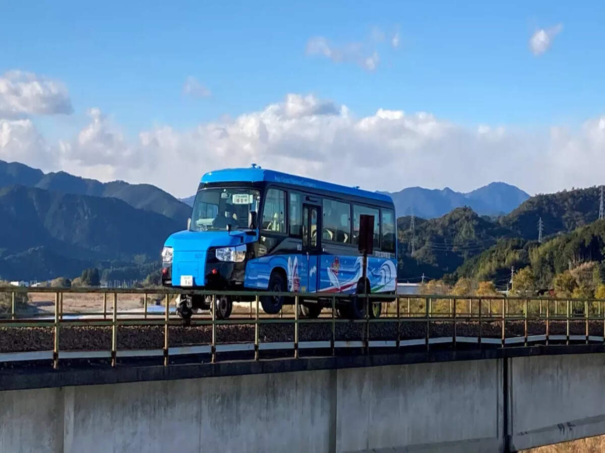 World's first dual-mode vehicle begins operating in Japan