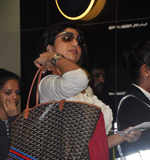 Shilpa leaves for London