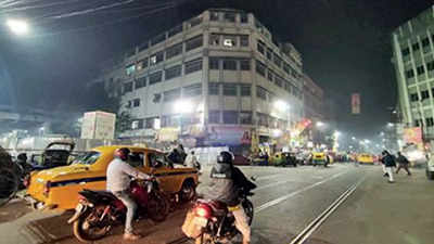 Flyover work in Kolkata: Rabindra Sarani turns out of bounds