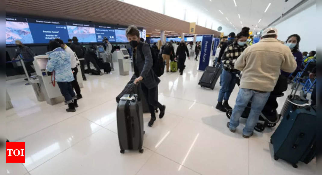 5,700 flights scrapped as Omicron hits Christmas weekend travel