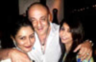 Sanjay Dutt shaves off his head