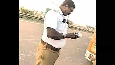 Chennai: Video of traffic cop asking bribe goes viral