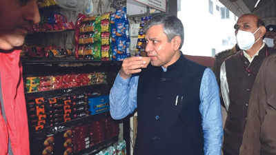 Railway minister Ashwini Vaishnaw relishes 'kulhad chai' at Banaras station, inspects passenger amenities