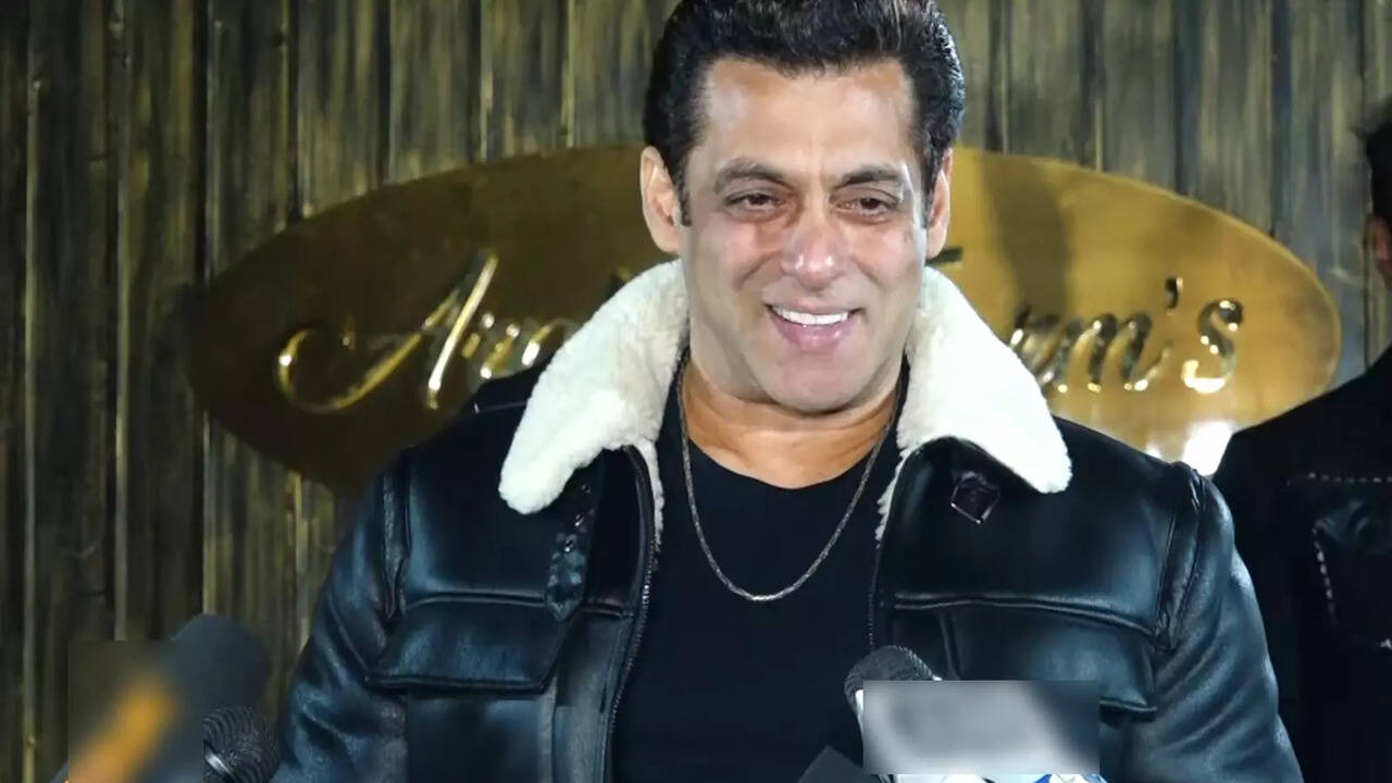 Salman Khan's BRACELET Is Now OFFICIALLY Available Video Dailymotion