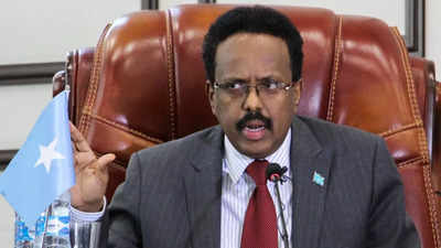 Somali president suspends PM's powers, accusing him of looting