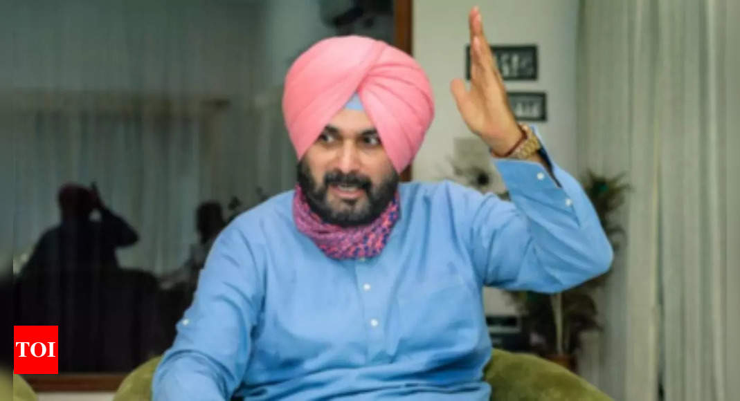 Sidhu: Sidhu says MLA can make cops 'wet their pants', police officer ...