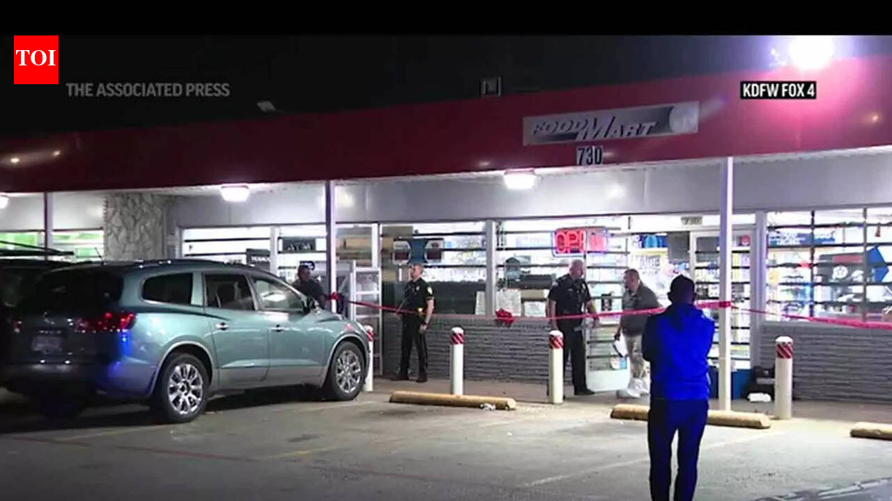 3 dead, 1 hurt in shooting at Texas gas station