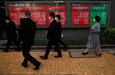 World stock prices gain on strong US holiday sales
