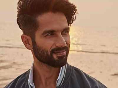 Here's how Shahid Kapoor reacted when he was asked if he takes feedback  from dad Pankaj Kapur for kissing scenes | Hindi Movie News - Times of India