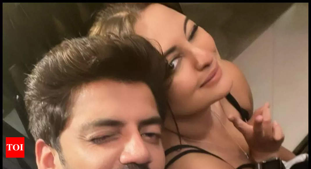Sonakshi Sinha is currently 'Decembering' with rumoured boyfriend Zaheer  Iqbal: see pic | Hindi Movie News - Times of India