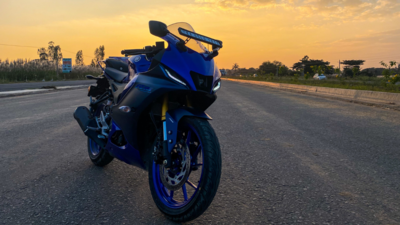 2021 Yamaha YZF-R15 V4 review: Fun on two wheels - Times of India