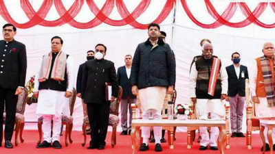 BJP’s Kamal Gupta, JJP’s Devender Singh Babli take oath as ministers in Haryana
