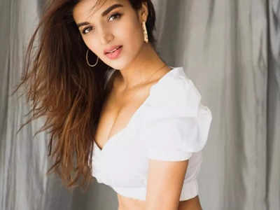 Nidhhi Agerwal spills the deets about shooting with Pawan Kalyan and her upcoming films