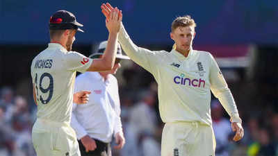 Woakes backs Root to remain England Test captain despite Ashes failure