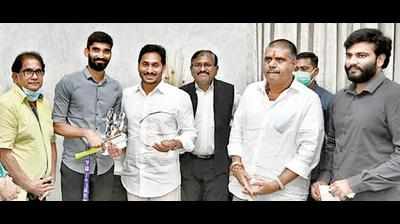 Srikanth gets 5 acres to set up academy
